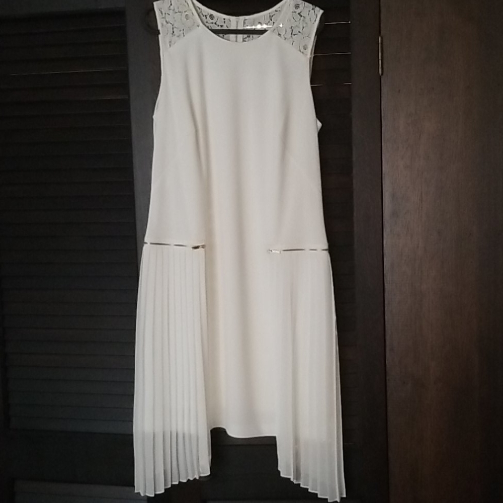 Julia Jordan classy white dress
